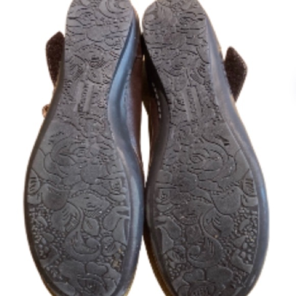 EUC Madison Piper Brown Mary Janes Size 9.5 Medium - Picture 3 of 9